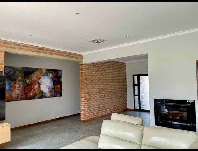 3 BEDROOM HOUSE FOR SALE IN CLUB MILOS ESTATE